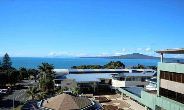 1-7 The Strand Takapuna_1