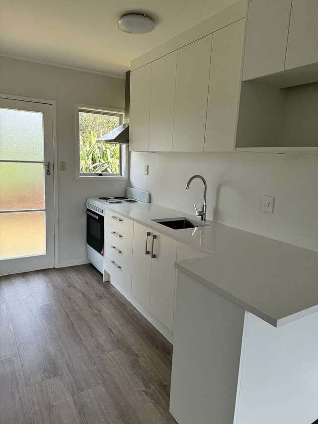 3/11A Bayside Avenue Te Atatu Peninsula_2