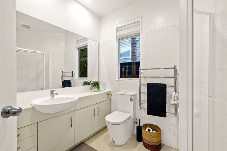 2/35 East Coast Road Milford_17