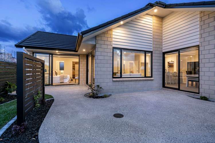 1 Louisa Lane Wainui_4