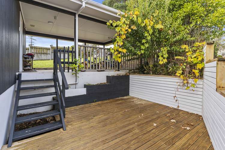 1 Ayton Drive Totara Vale_9