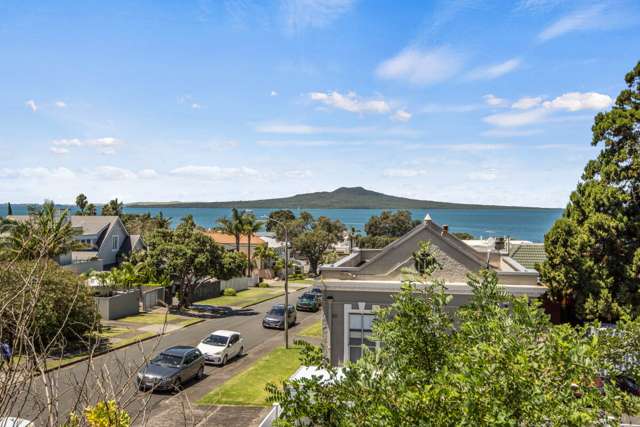 Unit C, 187A Hurstmere Road Takapuna_1