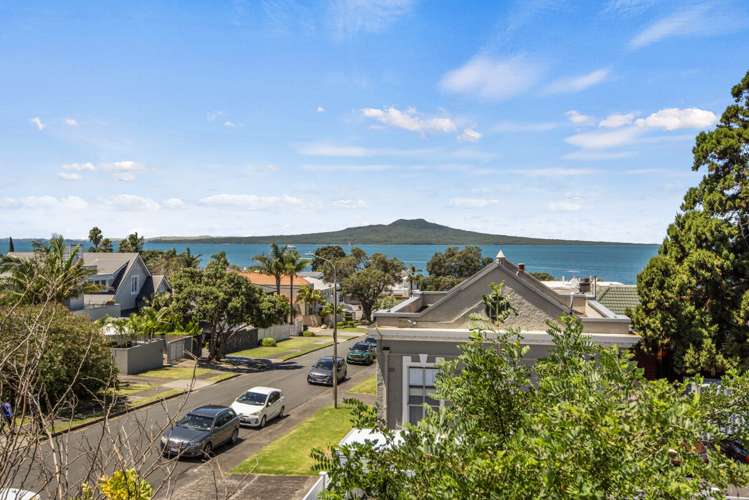 Unit C, 187A Hurstmere Road Takapuna_1