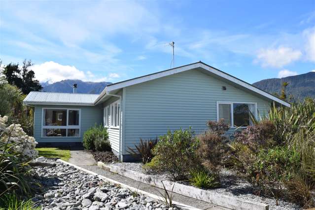 11 Roberts Street Whataroa_1