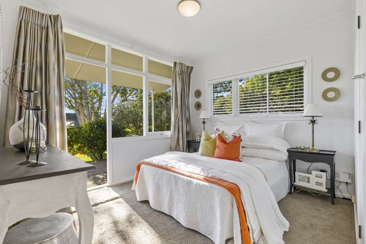 41 Seymour Road Mellons Bay_14