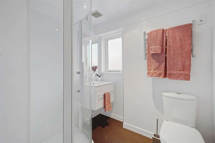 8/30 Clissold Street Merivale_11