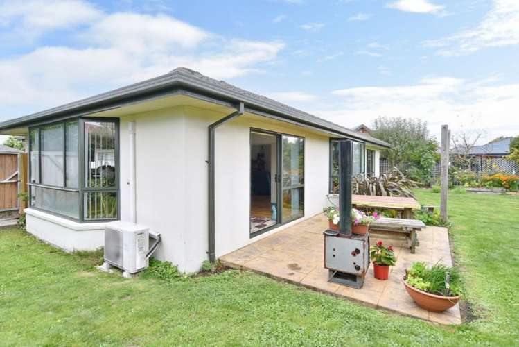 17 Cayman Close Shirley_16