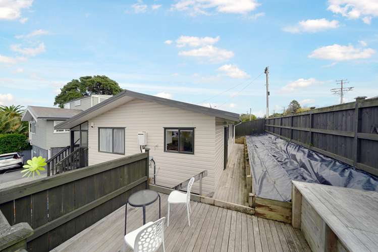 124a Golf Road New Lynn_14