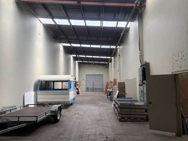 Front Unit/78 Treffers Road Wigram_3