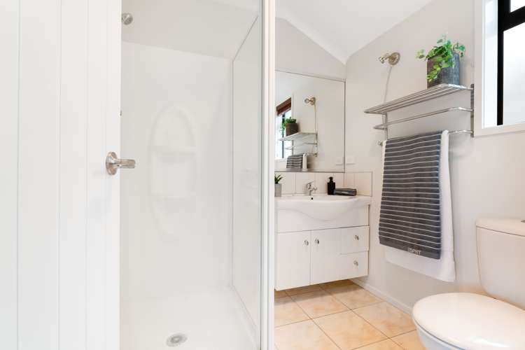 2 Lark Place Welcome Bay_11