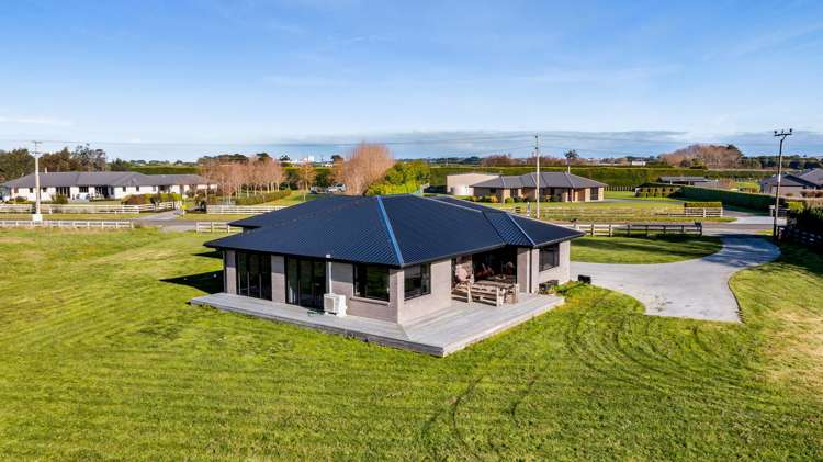 261 Ohangai Road Hawera_15