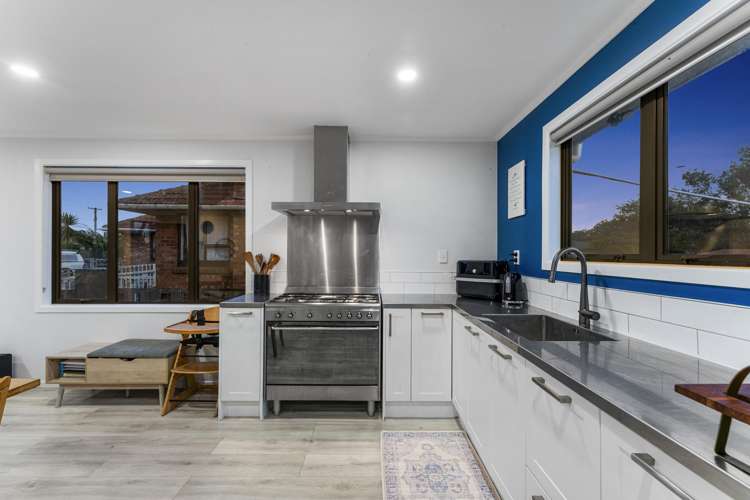 42 Harwood Crescent Otara_10