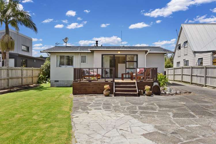 9 Walton Street Red Beach_23