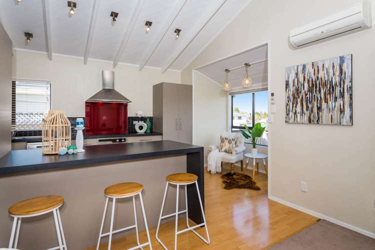 324b East Coast Road Sunnynook_10