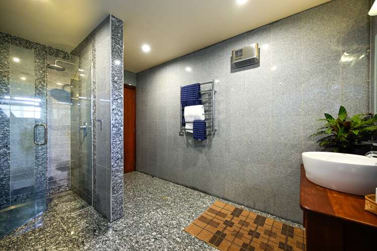 331 Princes Drive Britannia Heights_10