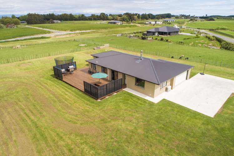 64 View Road Halcombe_19
