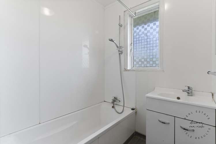 12 White Road Manurewa_8
