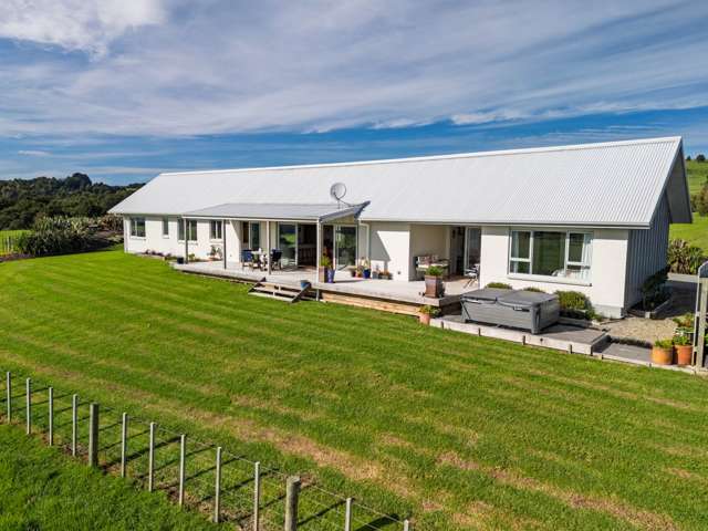 Modern Lifestyle Living Just Minutes From Kerikeri