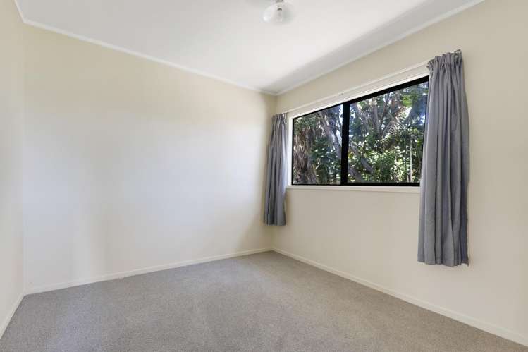 1 Cordyline Road Port Waikato_13