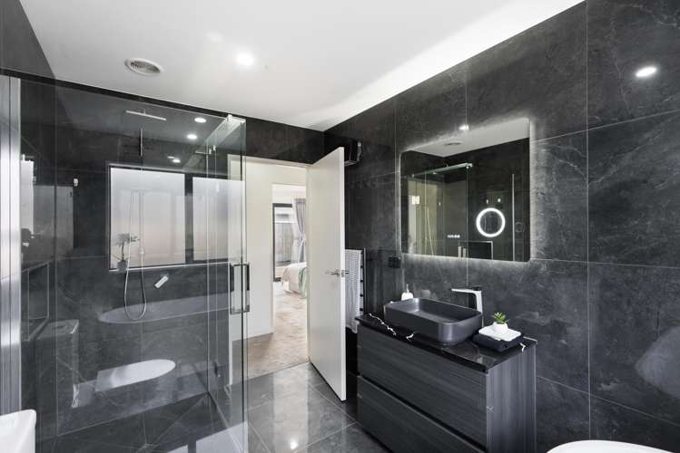 47 Selfe Crescent Burwood_16