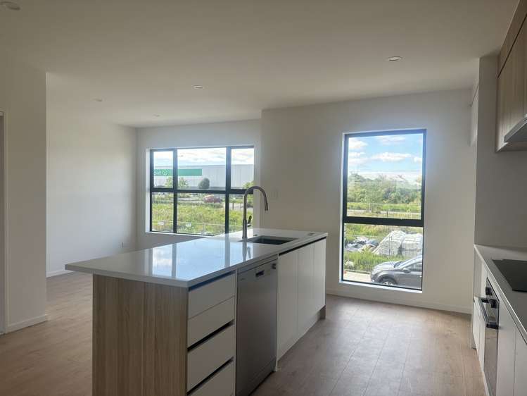 13 Mataitai Rd Hobsonville_3