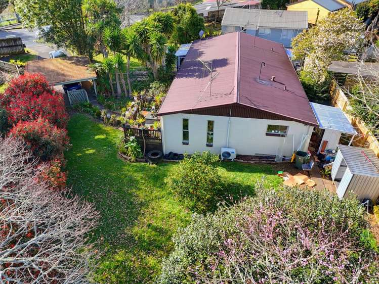 15b Saxbys Road Glenview_11