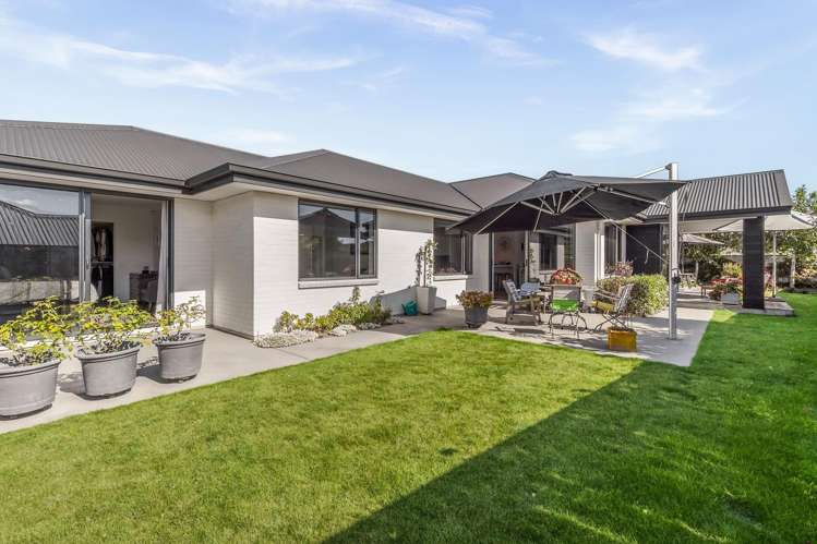 13 Boysenberry Grove Richmond_16