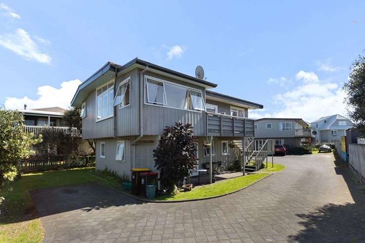 1A and 1B Bruce Street, in Whitianga, can be bought together or bought separately. Photo / Supplied