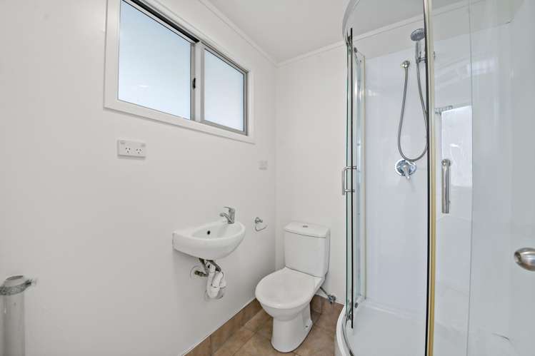 127 Tiverton Road New Windsor_11