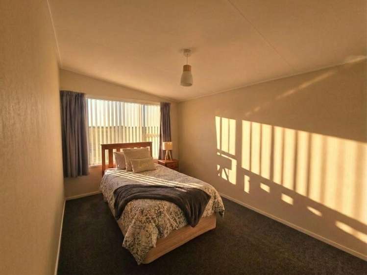 2/22 Francis Drake Street Waipukurau_4