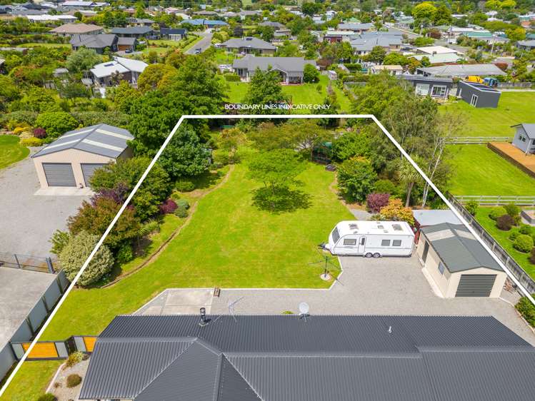 2 Daffodil Grove Carterton_16