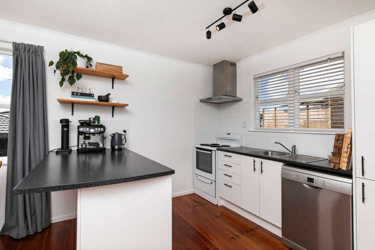 2 Meadow Crescent Te Atatu South_6