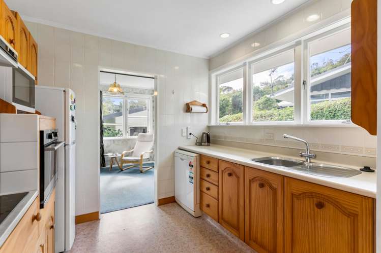 4 Silverbirch Grove Churton Park_9