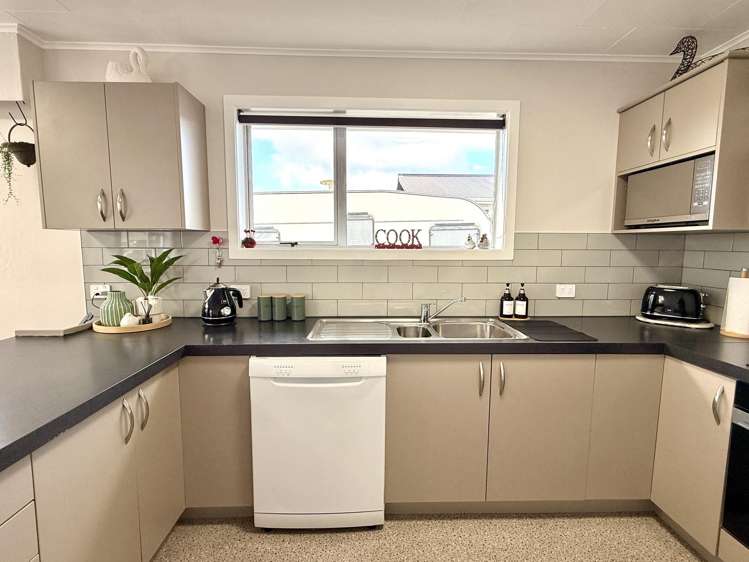 45 Edinburgh Crescent Waikiwi_9