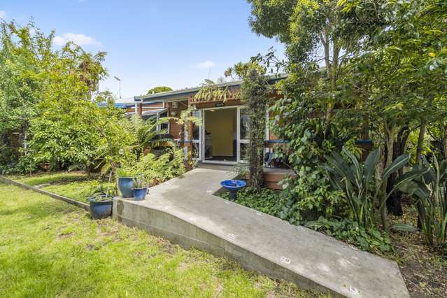 4 Robert Grove Paraparaumu_1