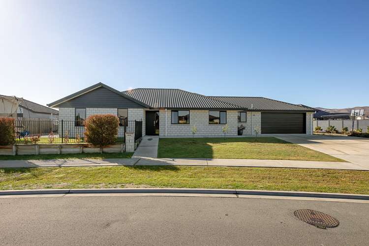 1 Hurricane Way Burleigh_22