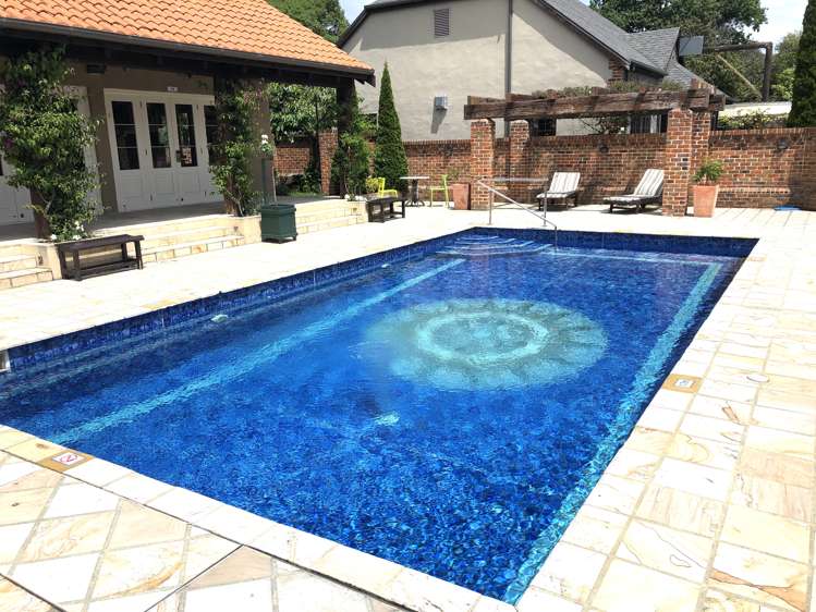 2/7 Quiet Woman Way Monaco_13