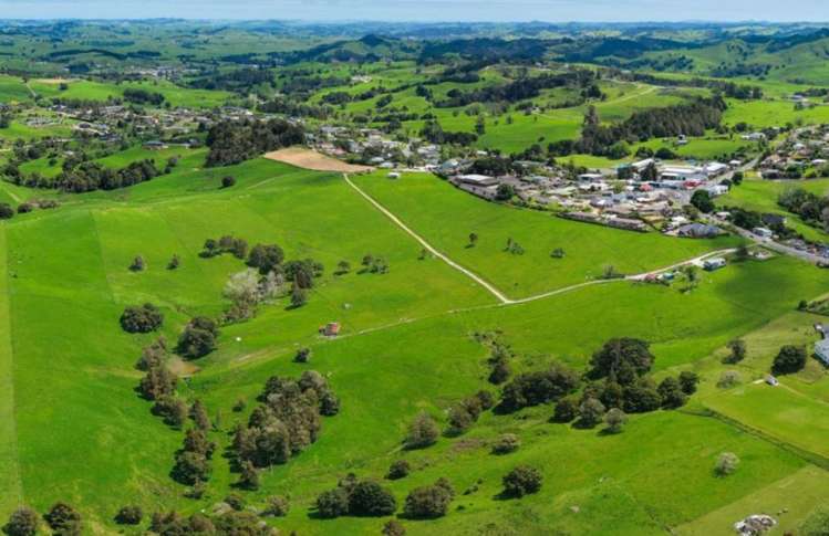 122 Hurndall Street Maungaturoto_7