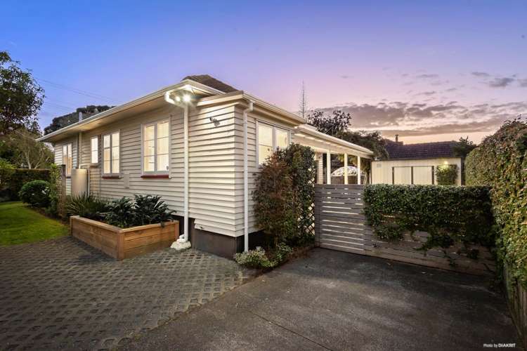 31 Yeovil Road Te Atatu Peninsula_13