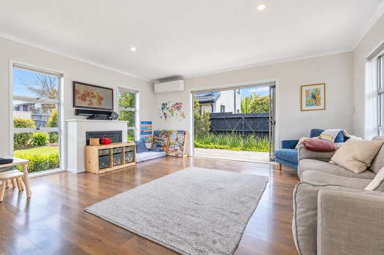 12 Rene Place Sunnyhills_13