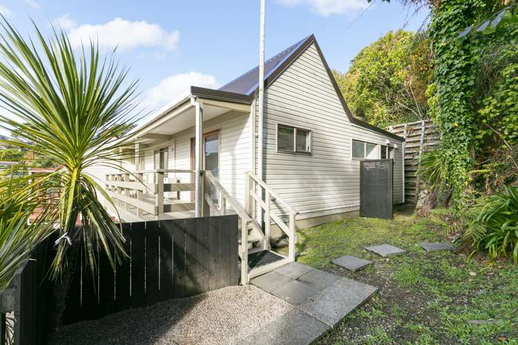 9 Ridd Crescent Karori_14