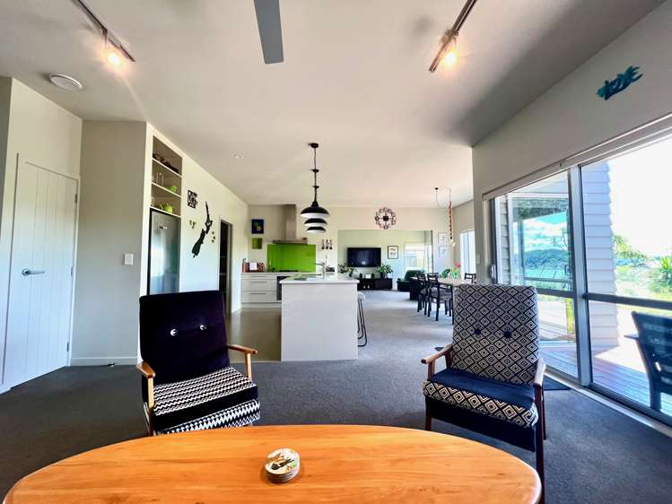 5c Sunshine Rise Raglan_13