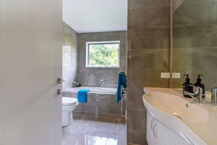 6b Cronin Place Beach Haven_16