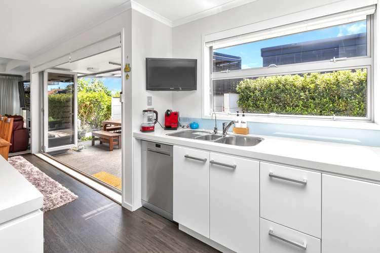 2 Paradise Point Place One Tree Point_12