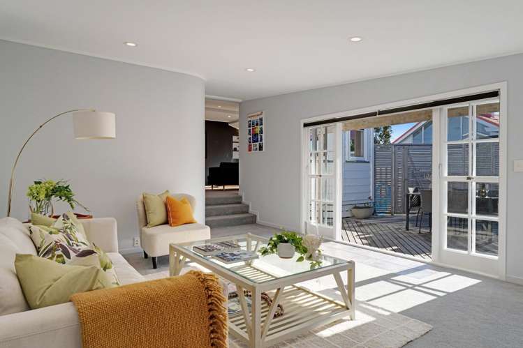62 Beach Road Mellons Bay_15