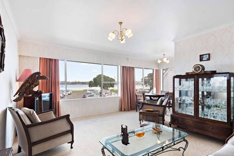 2/9 Queens Parade Devonport_12