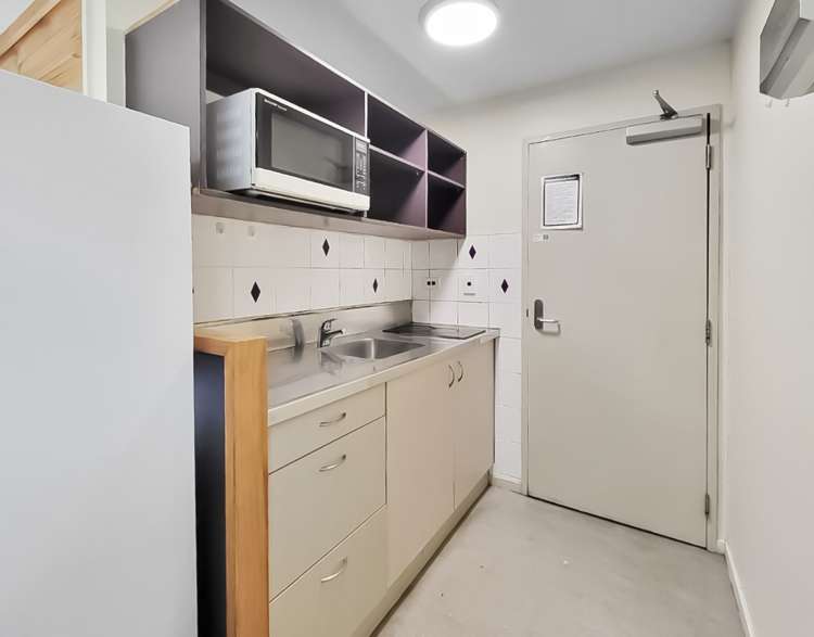 109/12 Martin Square 2185_4