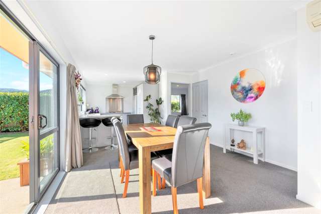 64 Percy Kinsman Crescent Riverstone Terraces_2
