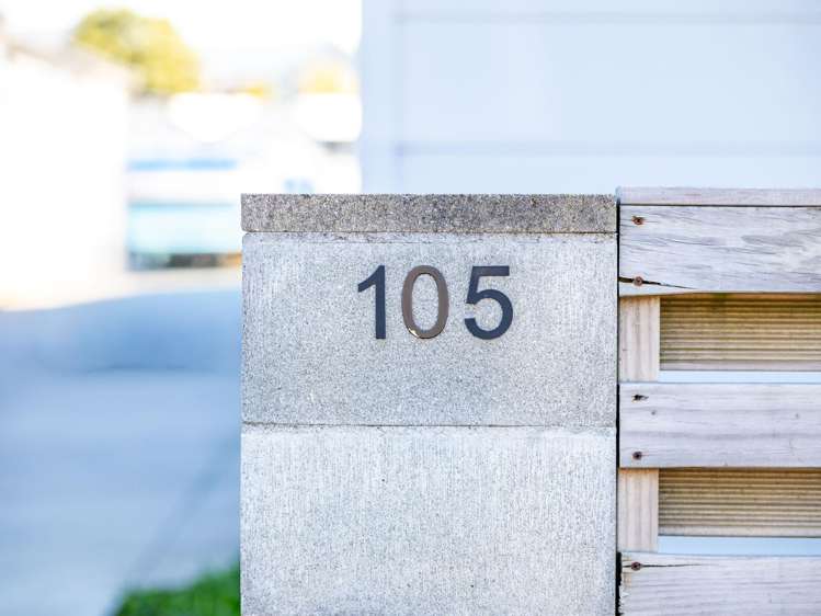 2/105 Knighton Road Hillcrest_4
