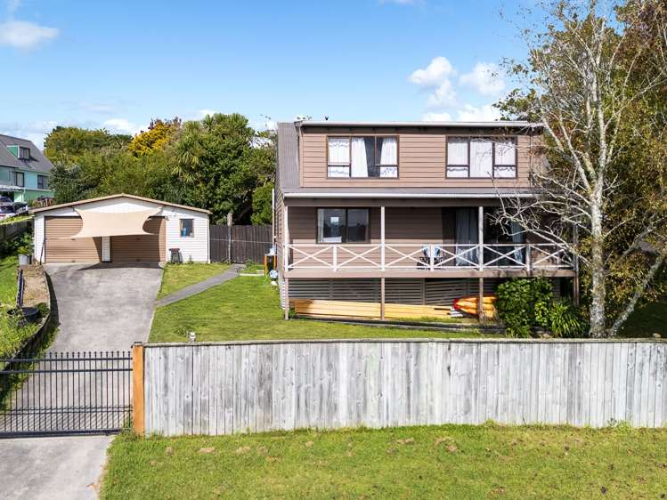 2 Raelene Place Massey_23